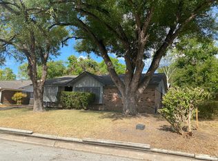 1819 Avenue Q, Huntsville, TX 77340