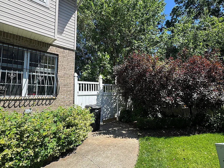 277 Skyline Dr — Photo 2
