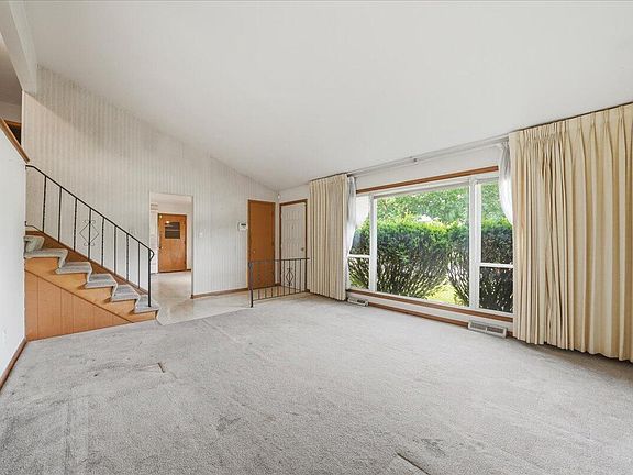 4th image of 981 W 69th Pl