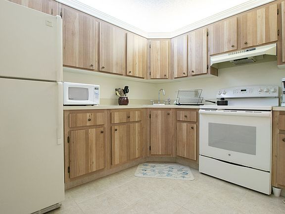 3rd image of 322 Knotty Pine Cir APT A-2