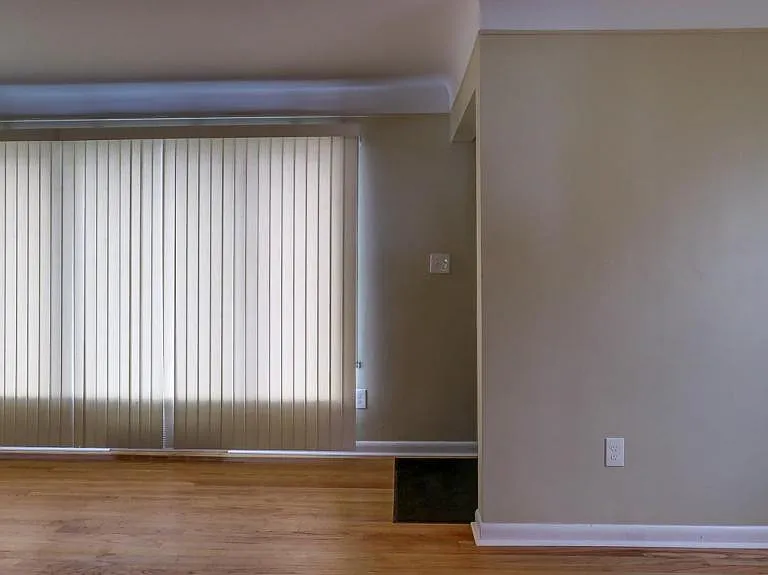28458 Rosslyn Ave — Photo 22