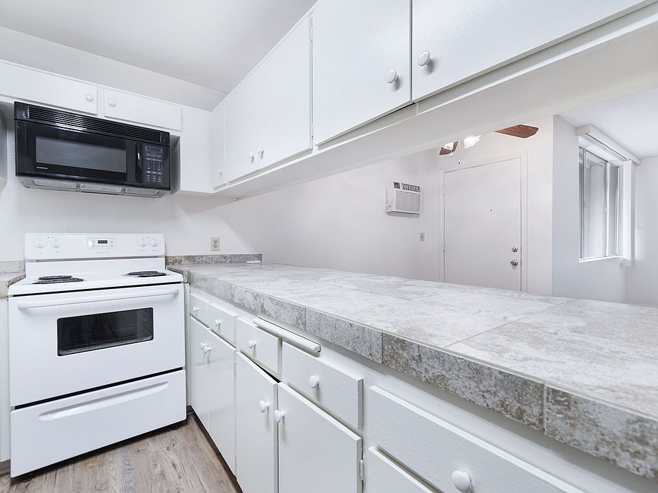 1st image of 17000 Burbank Blvd #102