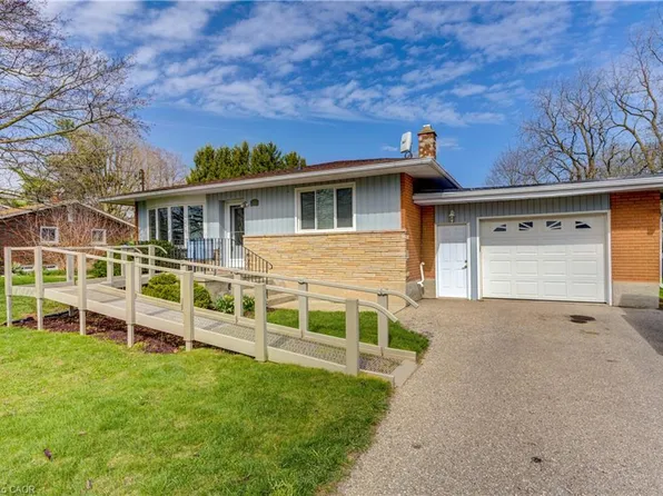 8 Marshall Ave, North Dumfries, ON N0B 1E0
