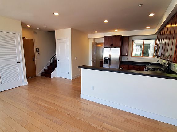 5th image of 2625 24th St APT 4