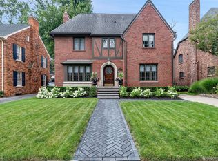 117 Moran Rd, Grosse Pointe Farms, MI 48236