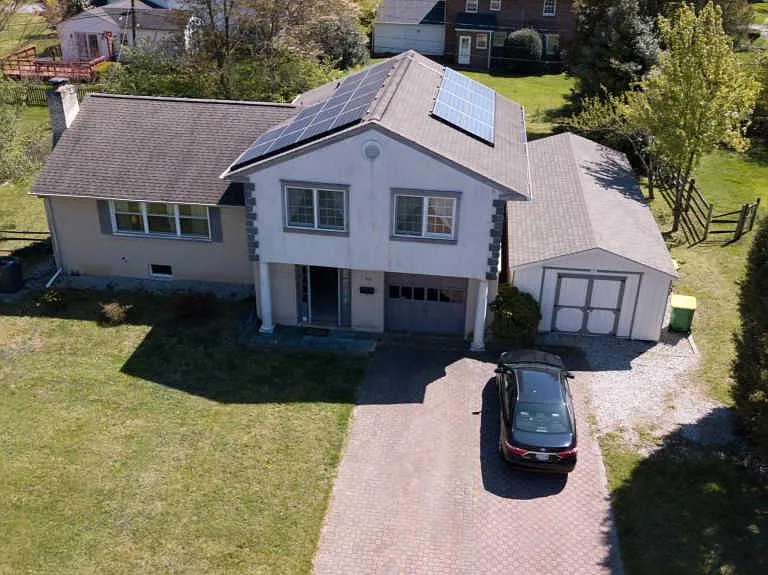 514 Ivydale Rd — Photo 2