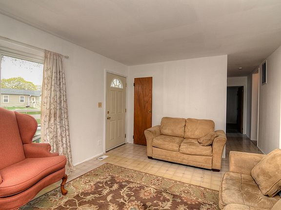 2nd image of 602 Lincoln Ave