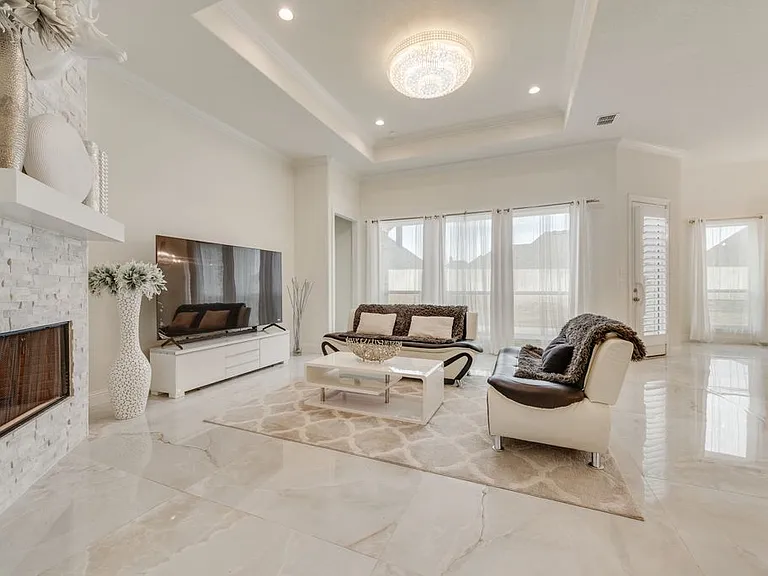 1424 Silent Springs Dr — Photo 7