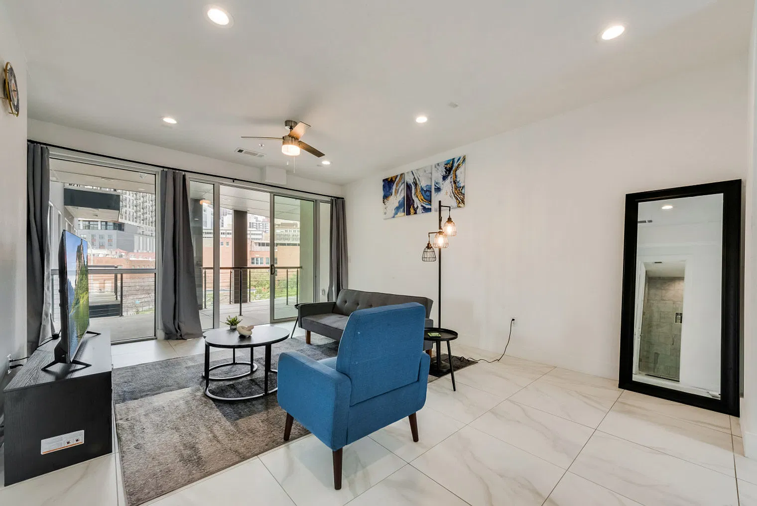 2 bed, 2.0 bath, $3,362 — Photo 4