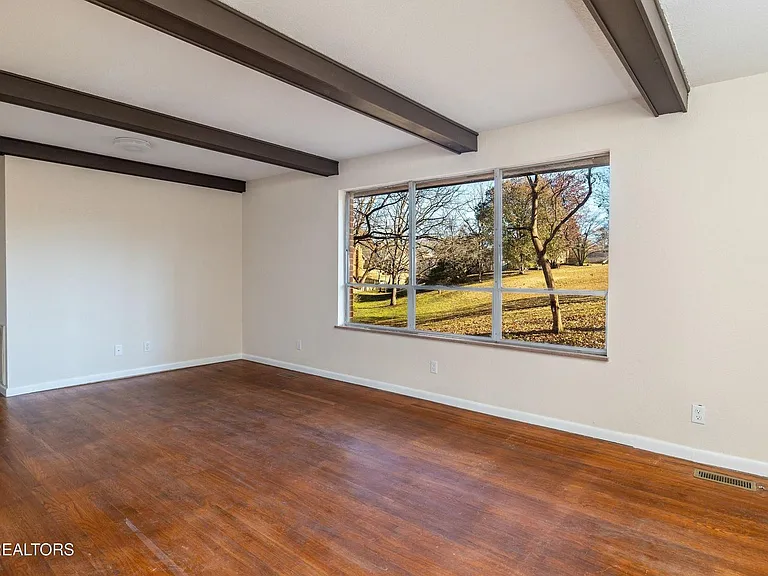 1534 McIlvaine Dr — Photo 6