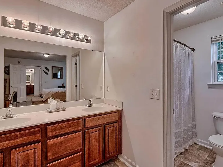 189 Hester Woods Dr — Photo 10
