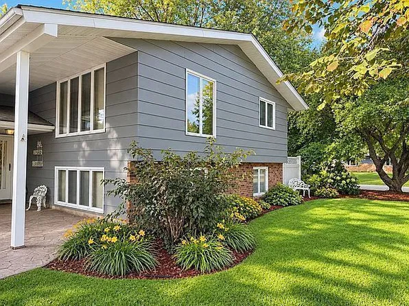 4209 Thru St, Saint Cloud, MN 56303