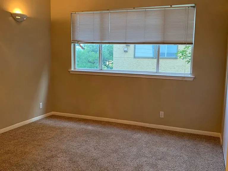 2405 Leon St #101-203 — Photo 20