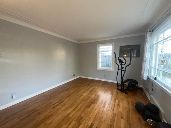 303 Sydelle Ave, Kalamazoo, MI 49006