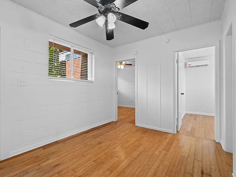 Taylor Street Towers — Photo 16