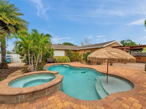 4815 Plantation Dr, Tampa, FL 33615