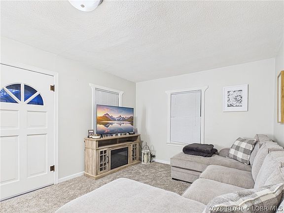 5th image of 317 McRoberts St