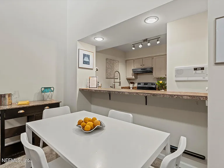 2219 Gorden Ave — Photo 12