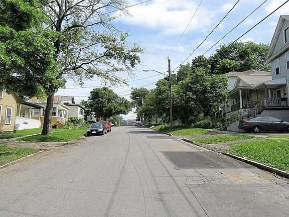 4th image of 215 Seward St