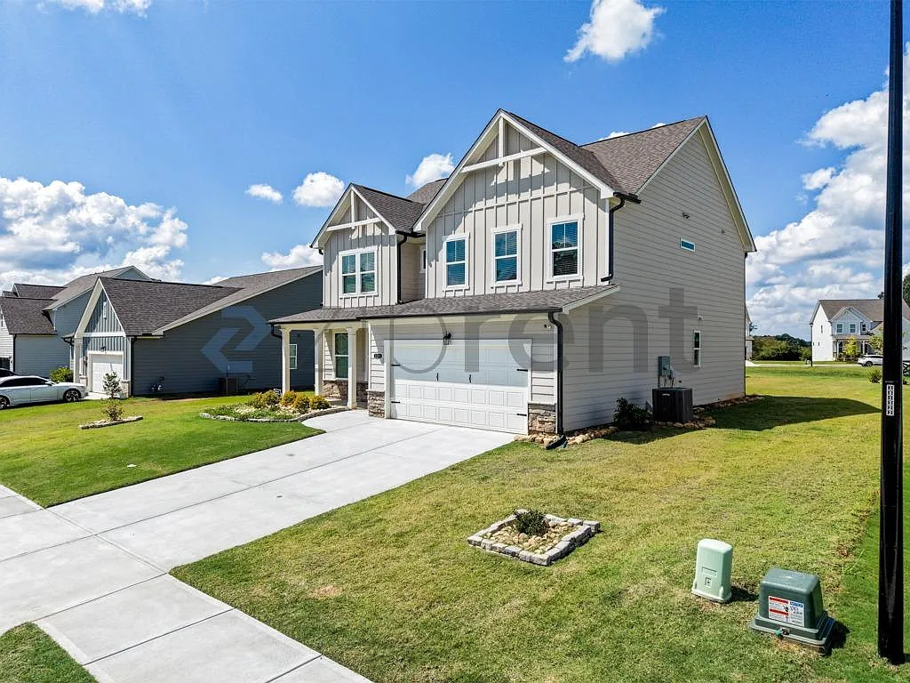4 bed, 3.5 bath, 2506 sqft, $2,900 — Photo 4
