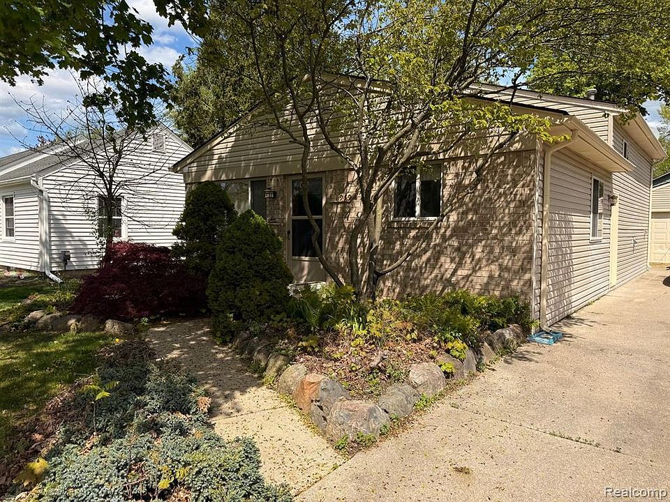 2nd image of 1959 Woodland Ave