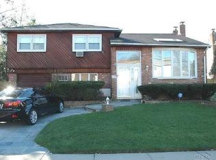 873 Chess Dr, Baldwin, NY 11510