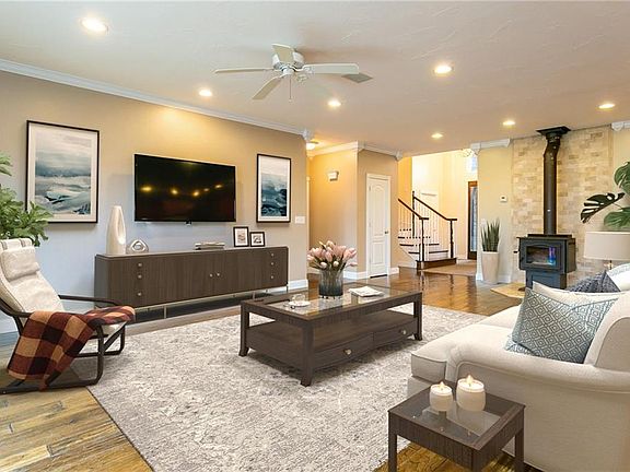 3rd image of 15225 Asher Ct