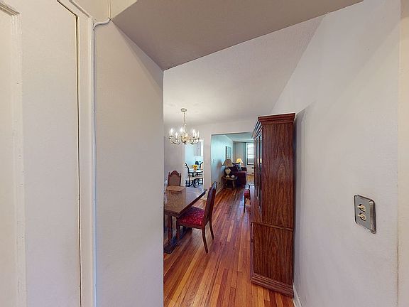 4th image of 3021 Avenue W #C