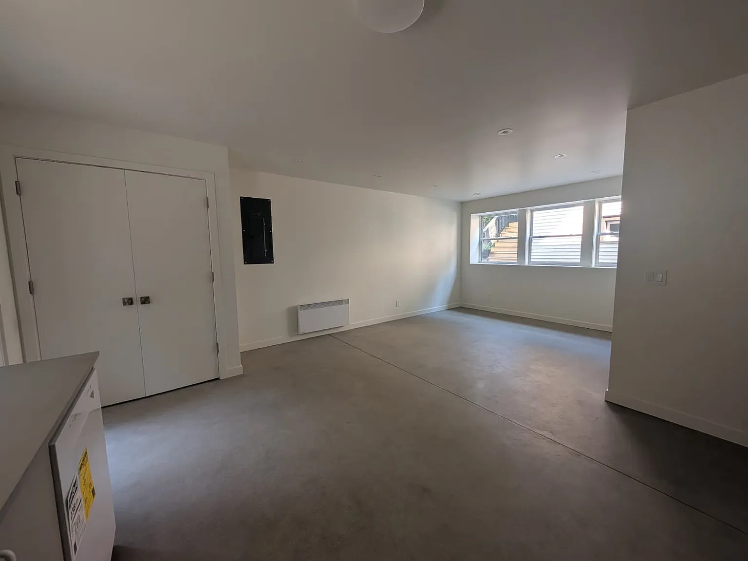 2 bed, 1000 sqft, $2,650 — Photo 3