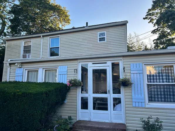 37 Carman Ave, Cedarhurst, NY 11516