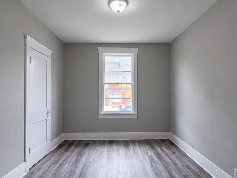 5801 Toledo St — Photo 12