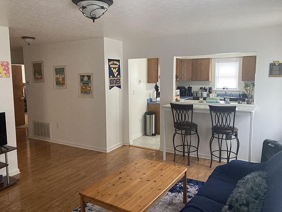 2nd image of 146 Lorentz St #B