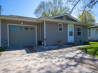 2742 N Summit Ave, Springfield, MO 65803