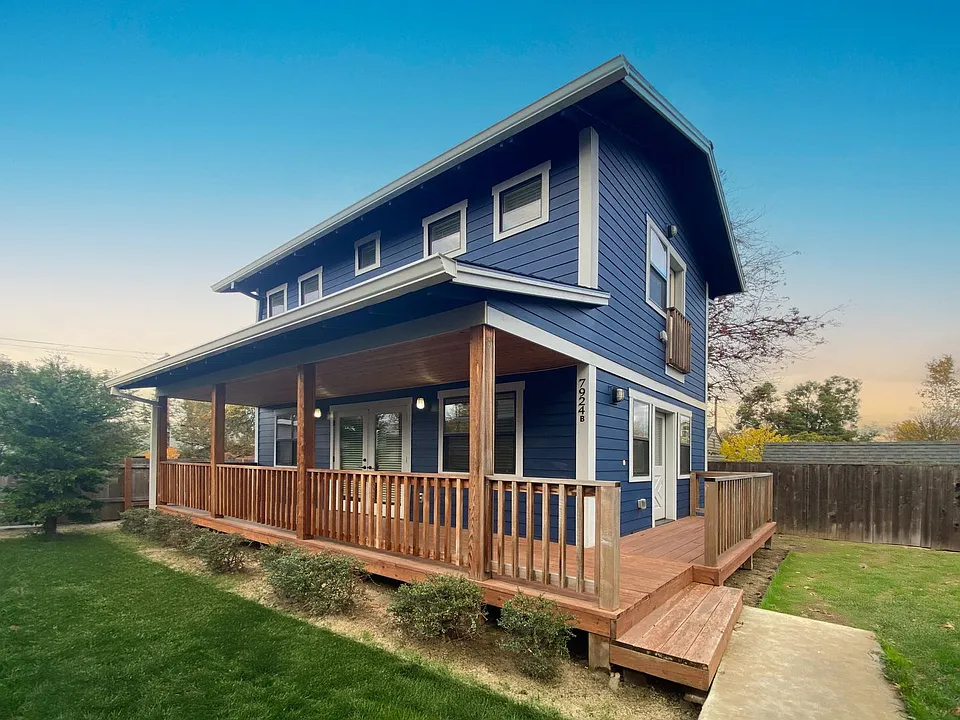 7924 SE Milwaukie Ave