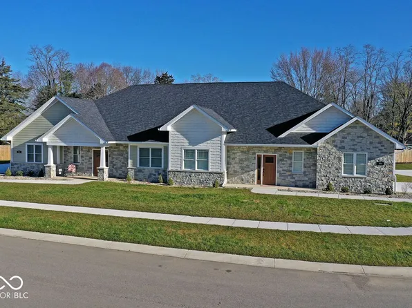 315 Blue River Dr, Knightstown, IN 46148