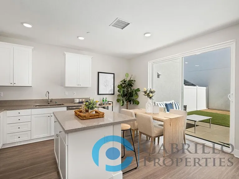1675 Neptune Ave — Photo 20