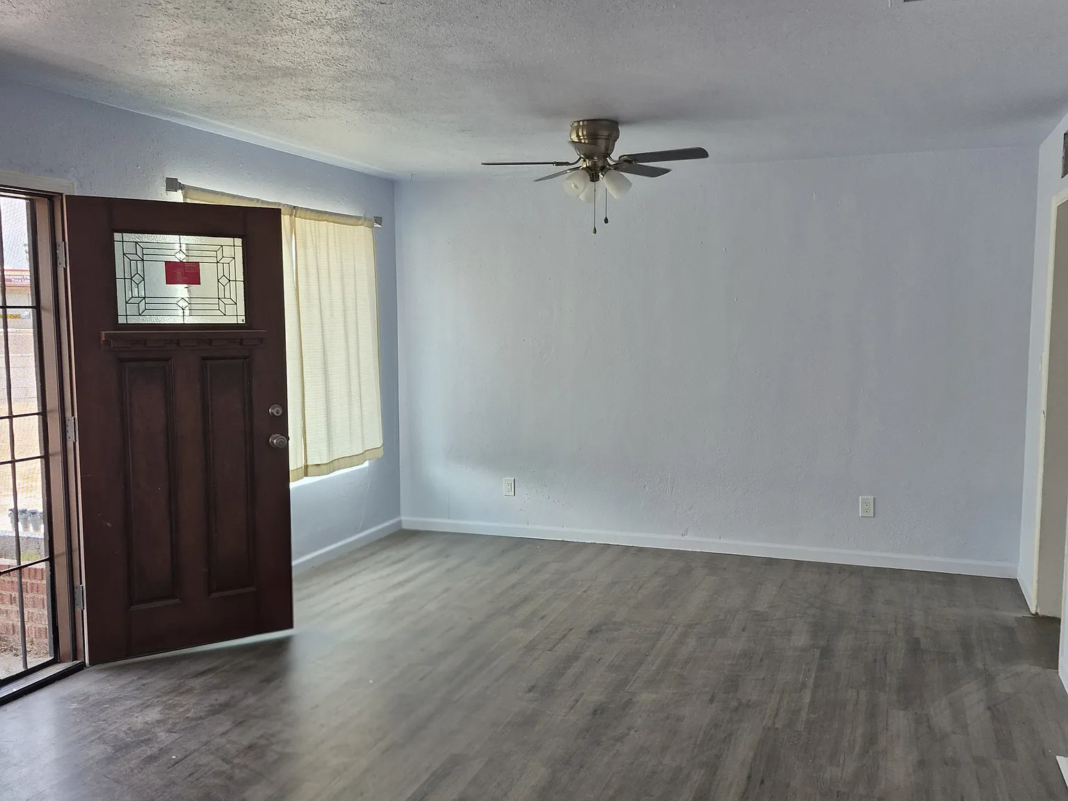 3 bed, 1.5 bath, 1440 sqft, $1,750 — Photo 2