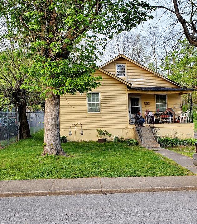 1st image of 307 McKenna St