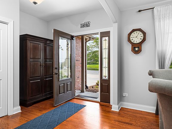 5th image of 1755 Beazley Dr