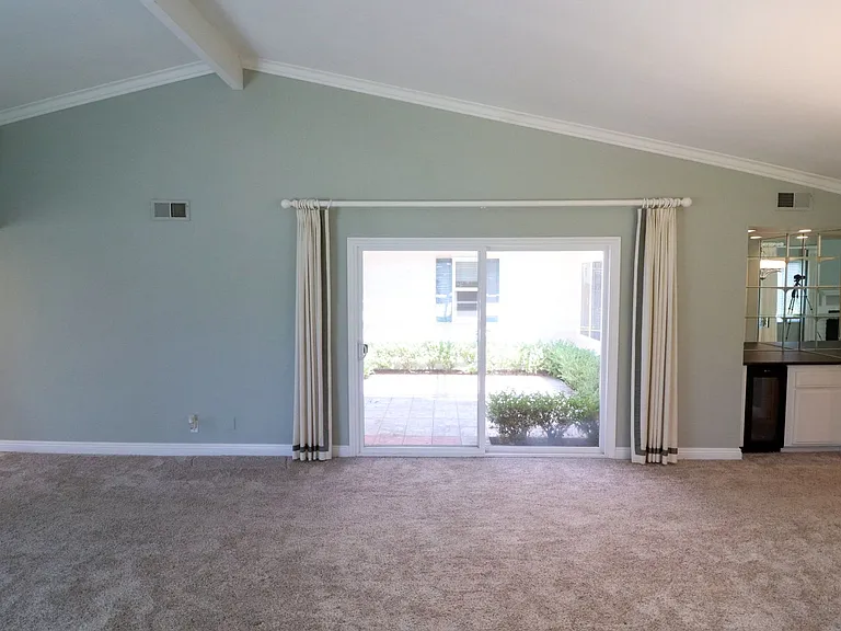 1050 Pacifica Dr — Photo 8