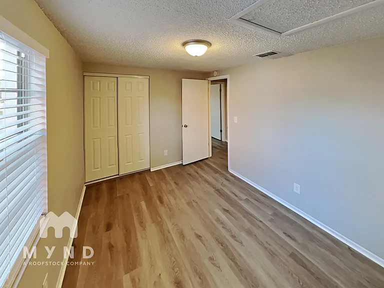 7606 Woodland Oaks Ct — Photo 11
