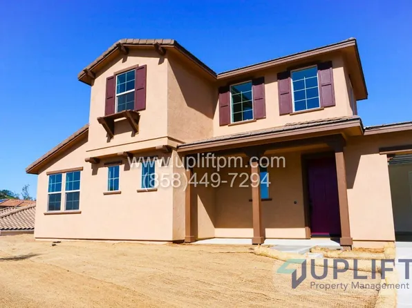 2412 Medley Ln, Escondido, CA 92027