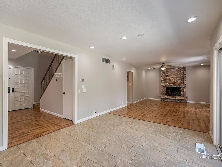 3661 Slopeview Dr — Photo 24