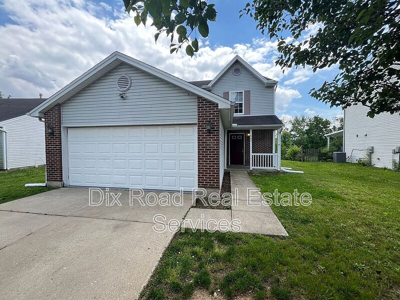 1st image of 945 Marcia Dr