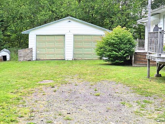 2nd image of 206 Trout Brook Rd