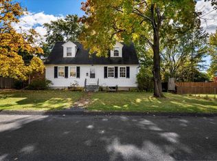 15 Charles St, Hudson, NY 12534