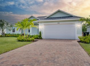 388 SW Vista Lake Drive, Port St Lucie, FL 34983