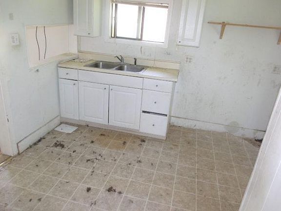 3rd image of 111 S Sharon Ave