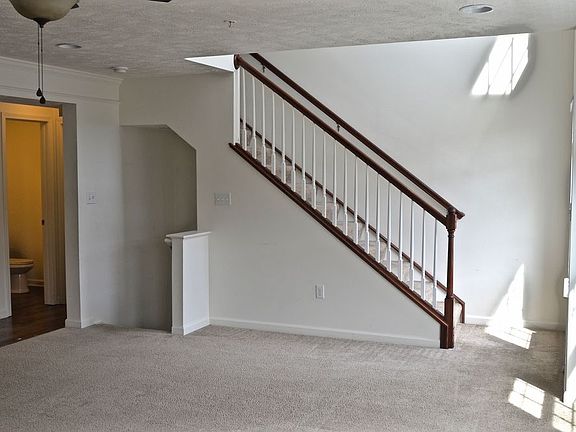 5th image of 211 Grace Manor Dr