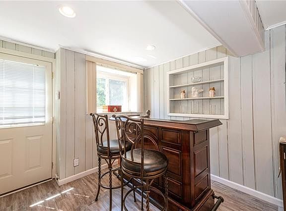 5th image of 255 Pembrook Dr